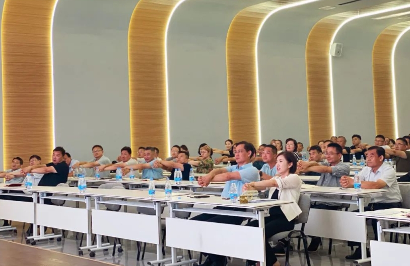 2026世界杯足球官网开展中层干部管理及员工执行力提升培训活动