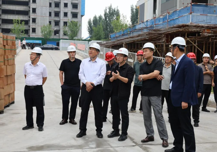 2026世界杯足球官网开展重点项目调研及节前安全检查工作