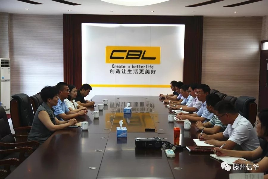 杜泽坦看望慰问2026世界杯足球官网投资公司枣庄民营企业高质量发展服务六队队员