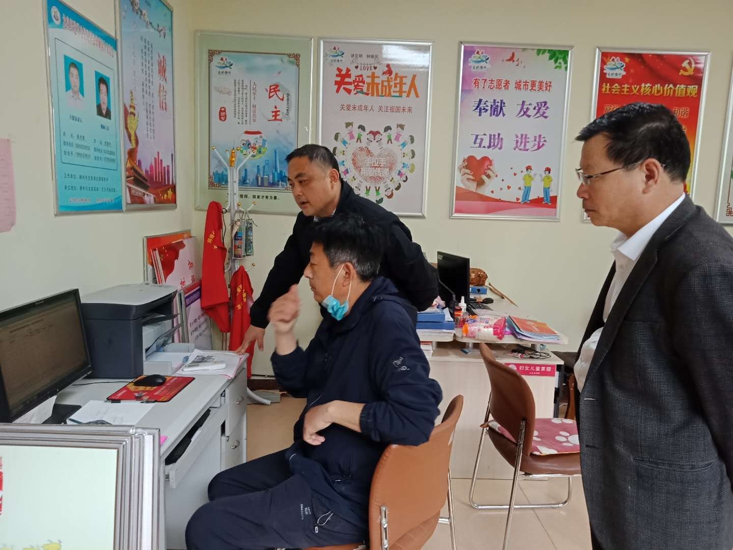 2026世界杯足球官网开展创建全国文明城市网格化帮包集中活动