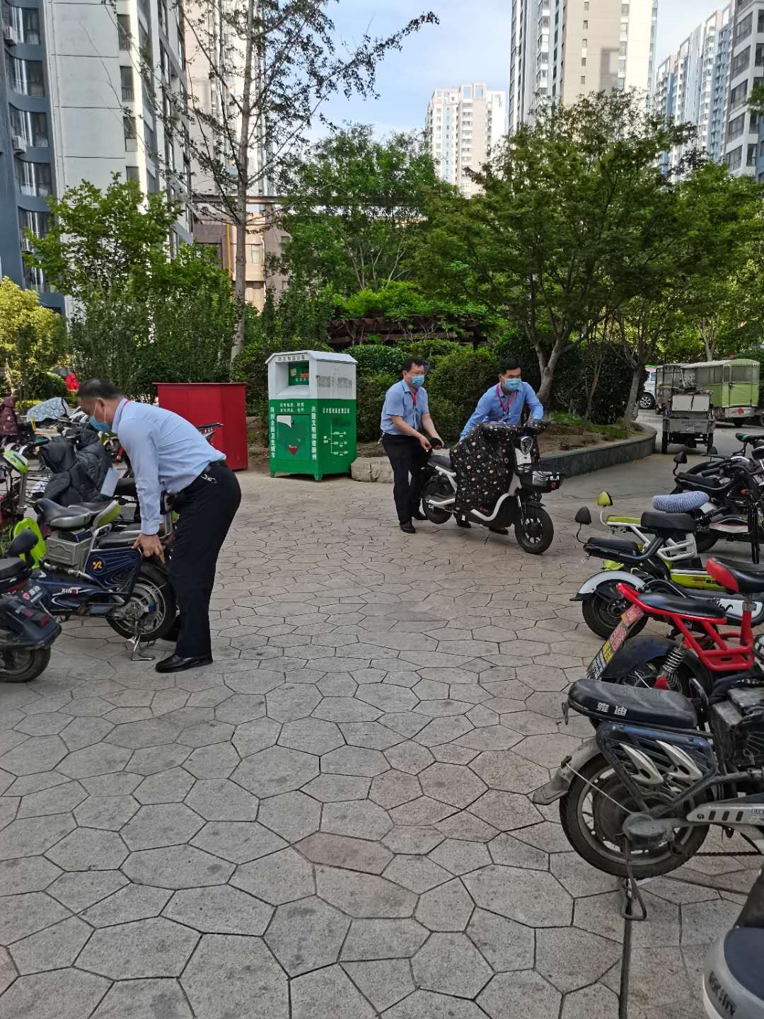 2026世界杯足球官网开展创建文明城市网格化帮包第二次集中活动